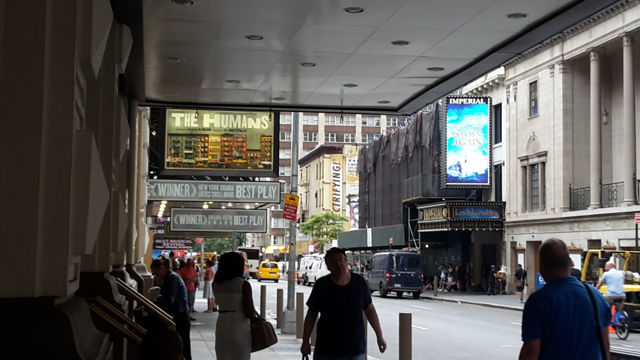 Rush lines on both sides of the street