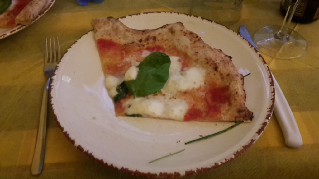 Pizza Milan Italy 20161216_130354