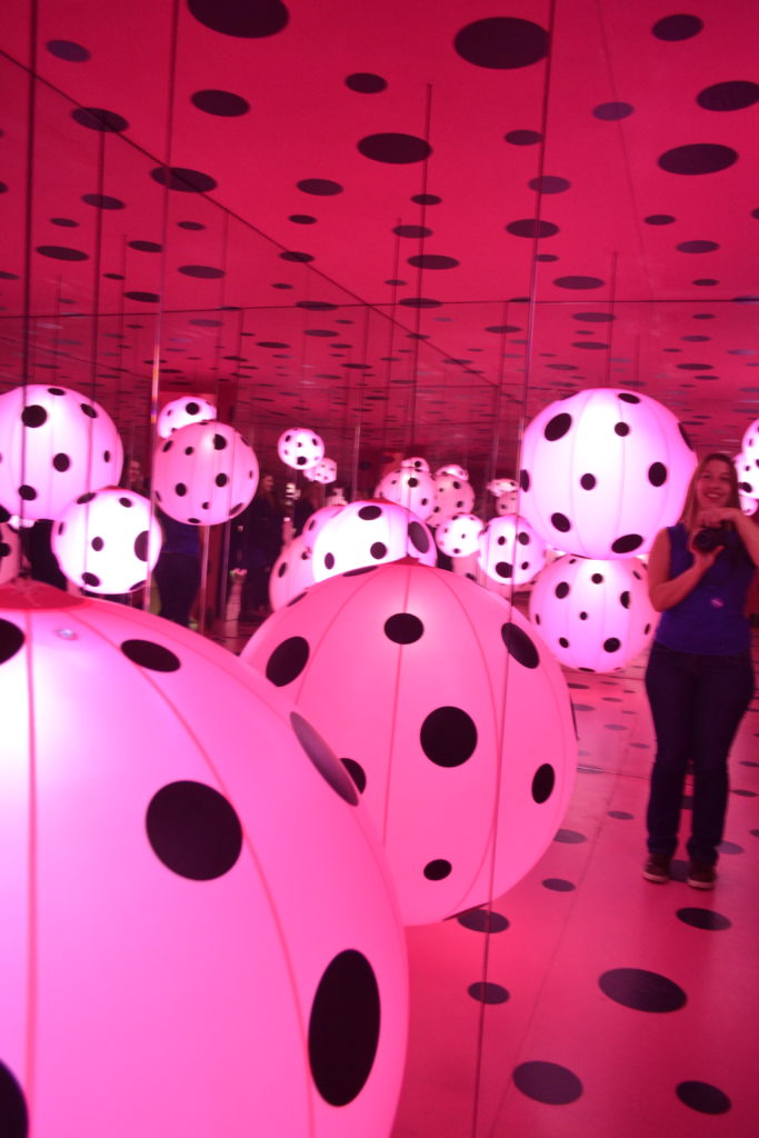 DC Infinity Mirror Room Love Transformed into Dots Kusama Exhibit Hirshhorn Museum Washington DC DSC_0272