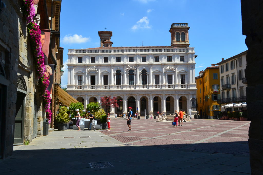 Piazza Vecchia How to Spend One Day in Bergamo Italy DSC_0355