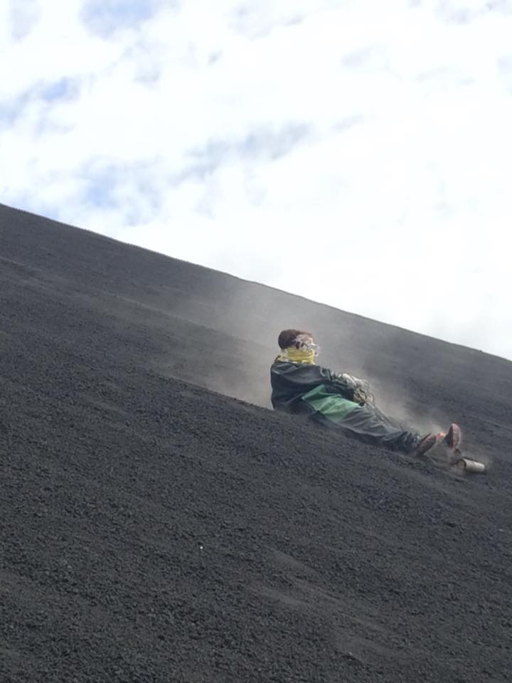 Volcano boarding 26907904_1987054047977569_814918322865247516_n