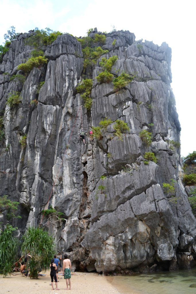 Rock Climbing Travel Stories -Kayaking in Ha Long Bay, Vietnam DSC_0586